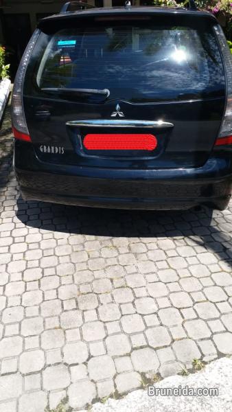 MISTUBSHI GRANDIS, 2006 BLACK, FAMILY CAR, 7 SEATER, - image 2