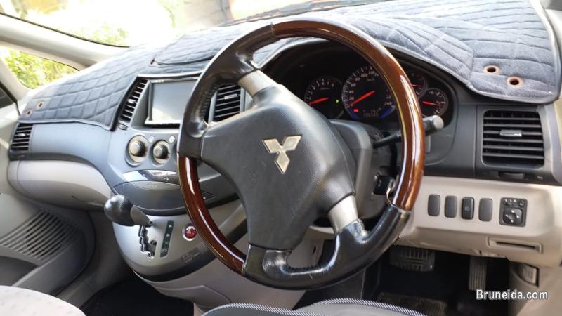 MISTUBSHI GRANDIS, 2006 BLACK, FAMILY CAR, 7 SEATER, - image 4