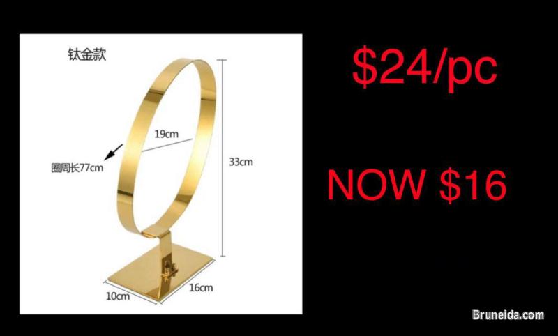 Gold Belt Display Stand - image 1