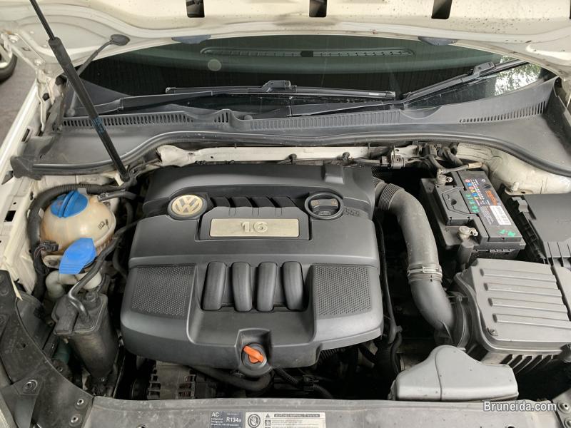 Volkswagen Golf 1. 6 CC (white) - image 3