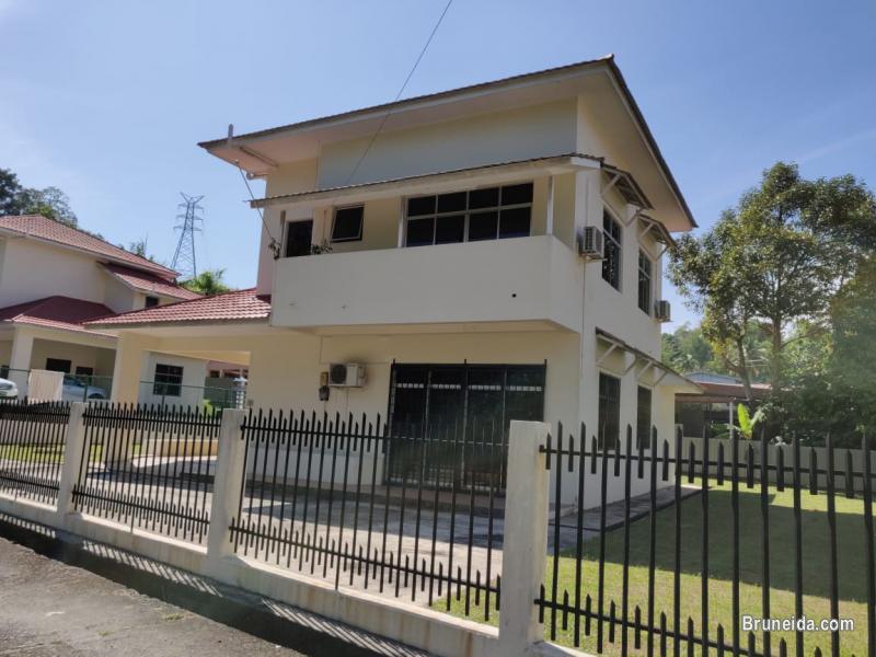 Quality used 2 storey detached house for Sale in Muara district - image 2