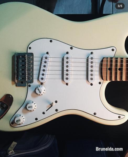 Electric guitar for sale - image 2