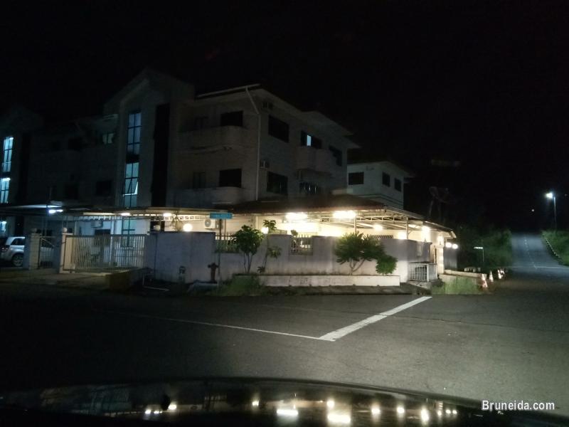 Kg Jangsak - Whole 3 Storey Apartment For Sale - image 8