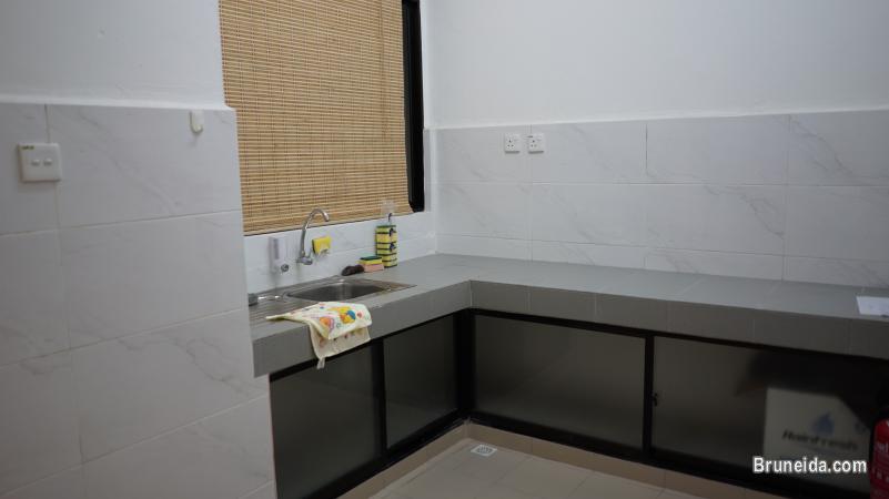 Semi-furnished room $290 - image 12