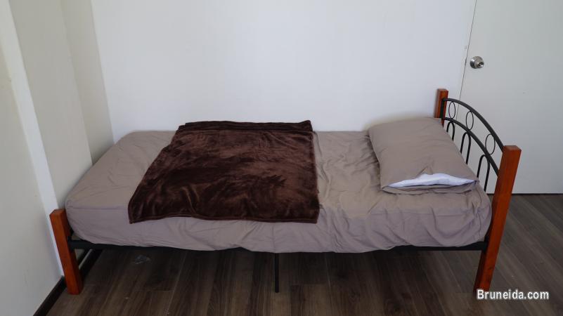 Semi-furnished room $290 - image 5