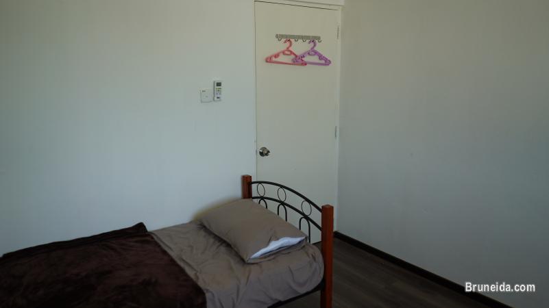 Semi-furnished room $290 - image 7