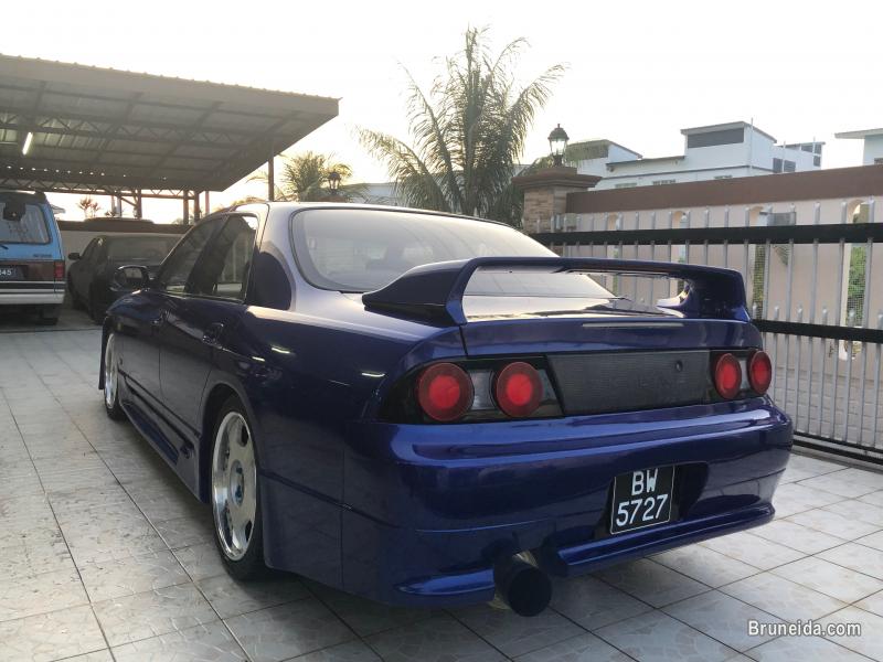 NISSAN R33 GTST (4 door) - image 3