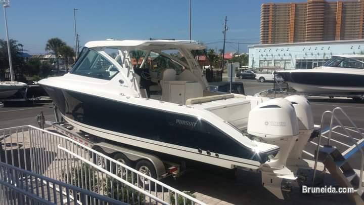 Picture of 2017 Pursuit 295 DC Fishing and Family Fun size Boat