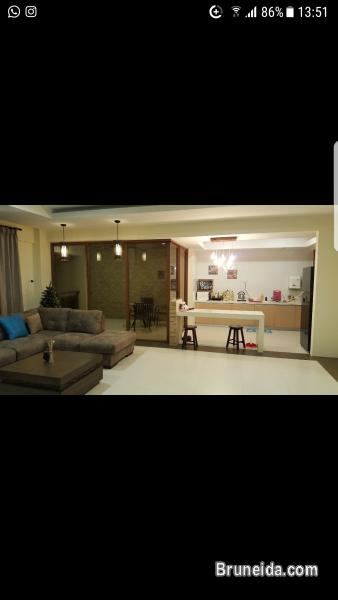 Room for rent in apartment with swimming pool - image 4