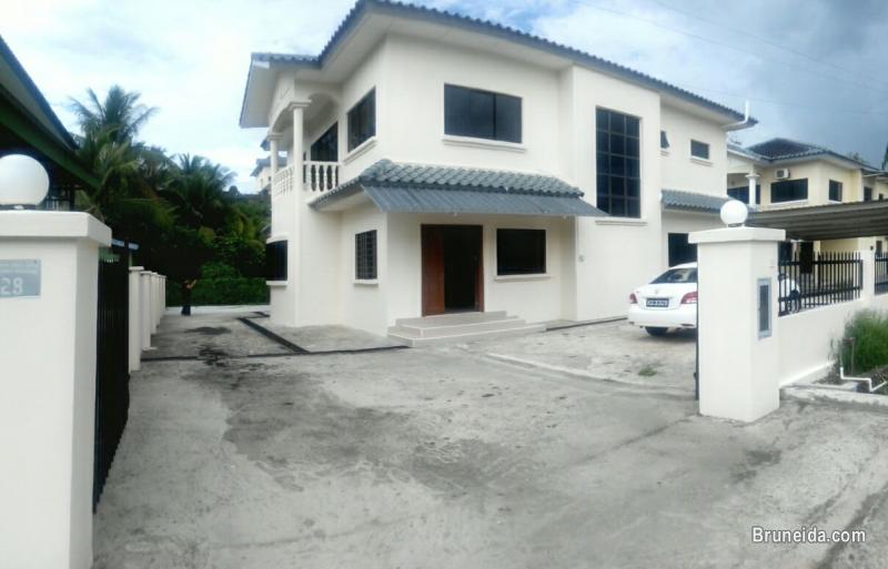Quality used double storey detached house for Sale - image 1
