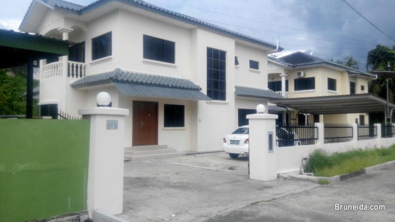 Quality used double storey detached house for Sale - image 3
