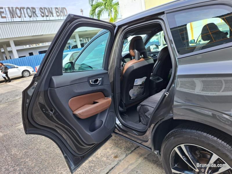 VOLVO XC60 T5 - image 11