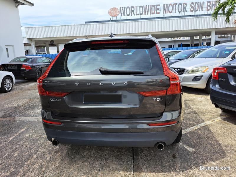 VOLVO XC60 T5 - image 5