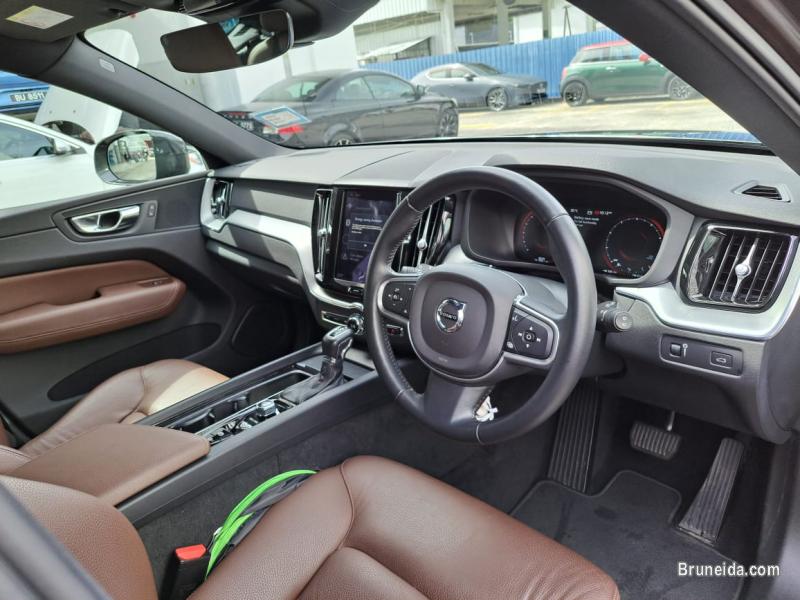 VOLVO XC60 T5 - image 7