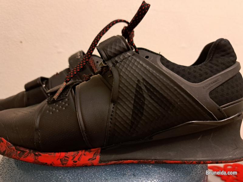 Training shoes - image 3