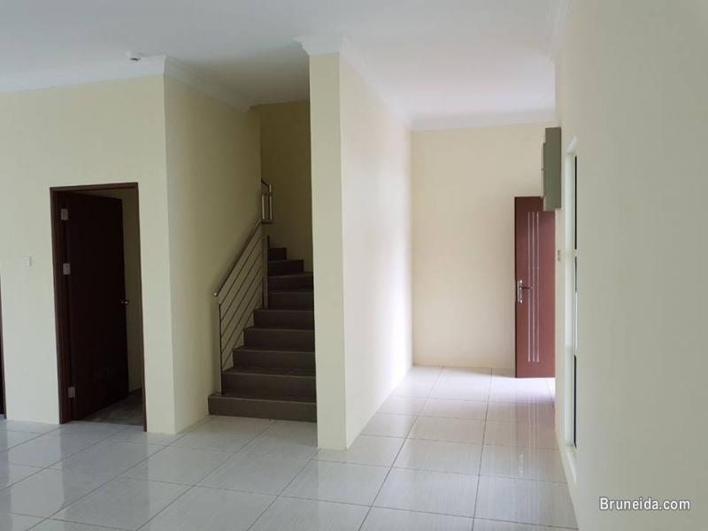 Intermediate Terrace House for Sell - image 3