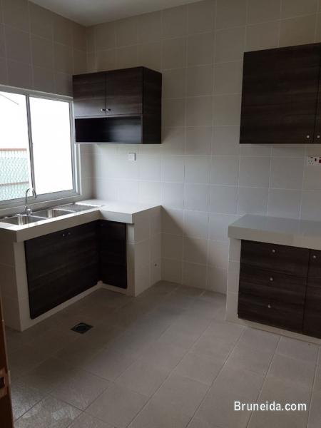 Intermediate Terrace House for Sell - image 7