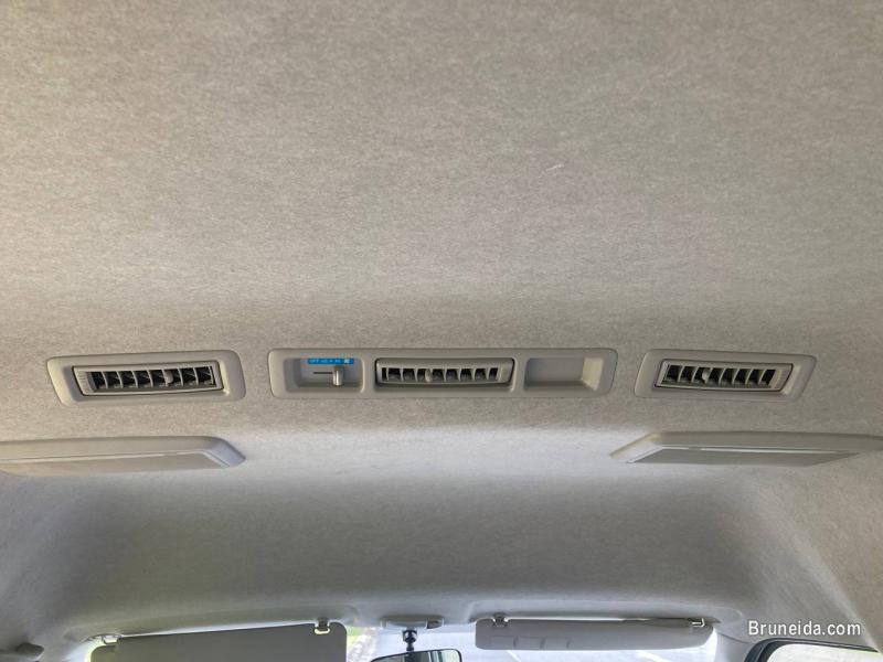 Toyota Hiace Commuter - image 8