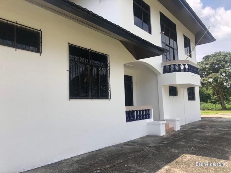 For Rent Detach Vintage Home in Jerudong - image 2