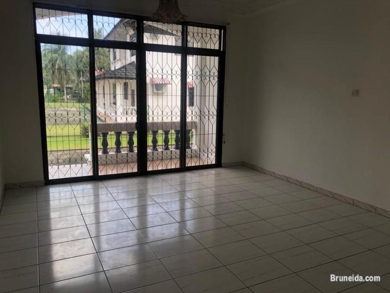 For Rent Detach Vintage Home in Jerudong - image 6