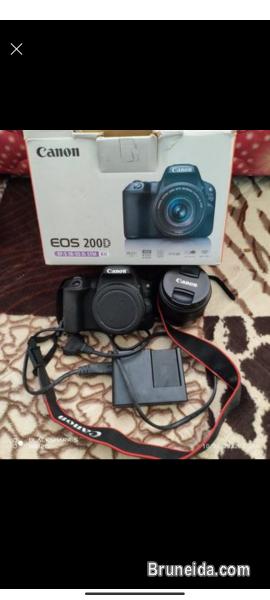Picture of Cannon EOS 200D camera for sale $700 (nego)