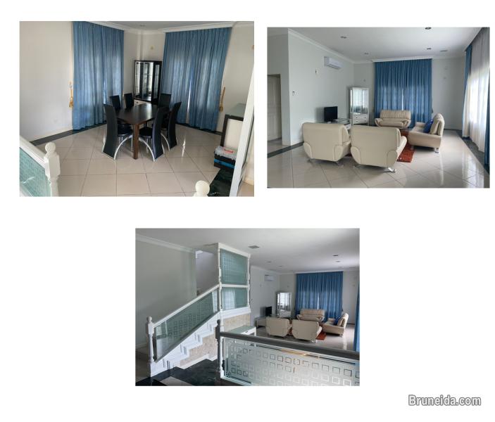 Double Story Detached House For Rent - image 4