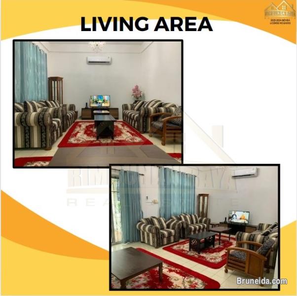 Double Storey Detached House For Rent - image 2