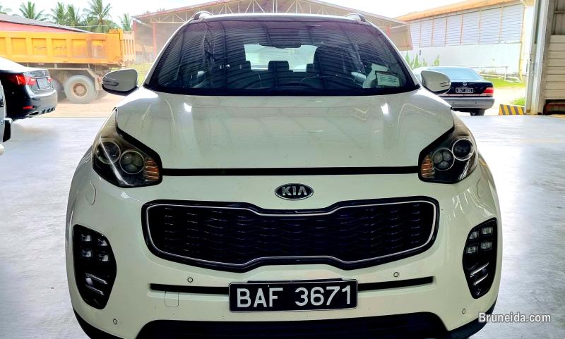 Kia sportage GT line 2018, pearly white, taken care by kia only - image 5