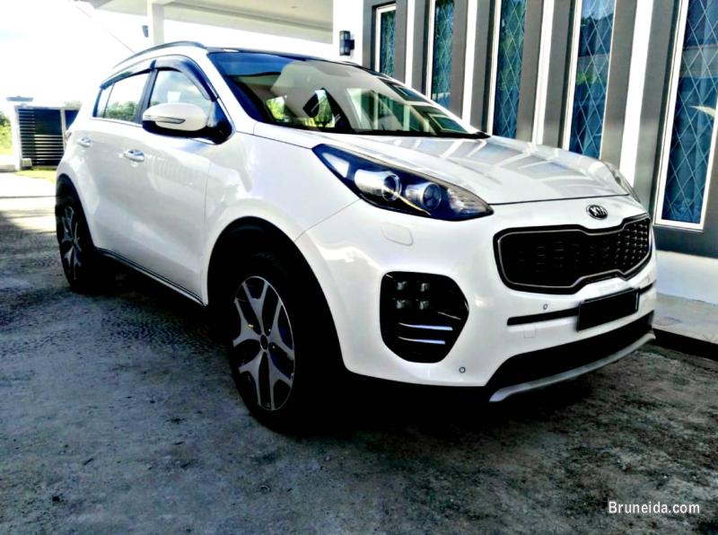 Kia sportage GT line 2018, pearly white, taken care by kia only - image 6
