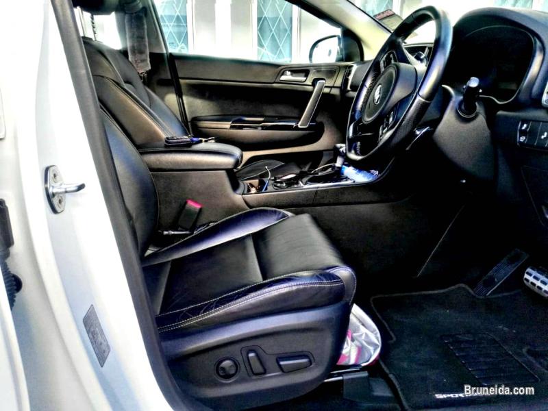 Kia sportage GT line 2018, pearly white, taken care by kia only - image 7