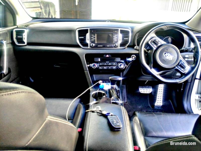 Kia sportage GT line 2018, pearly white, taken care by kia only - image 8