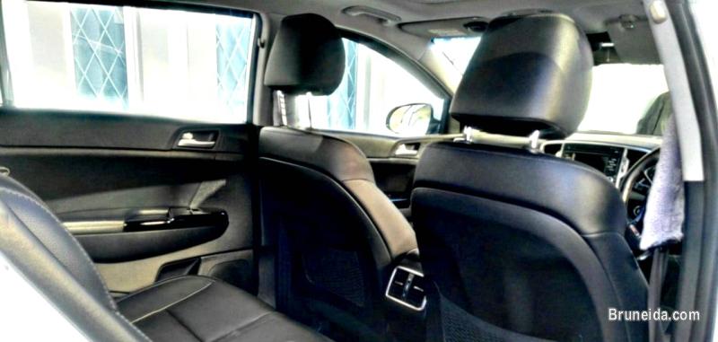 Kia sportage GT line 2018, pearly white, taken care by kia only - image 9