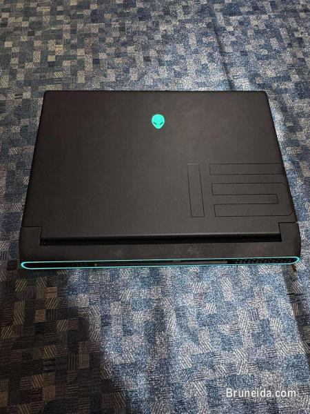Alienware M15 Ryzen R5 - image 2