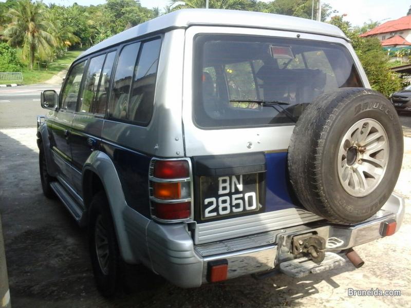 Mitsubishi Pajero for Sale 5500 and negotiable - image 4
