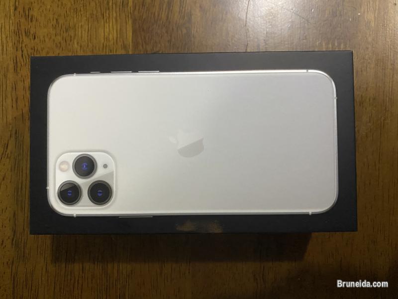 Pictures of IPhone Pro 256 GB, Silver