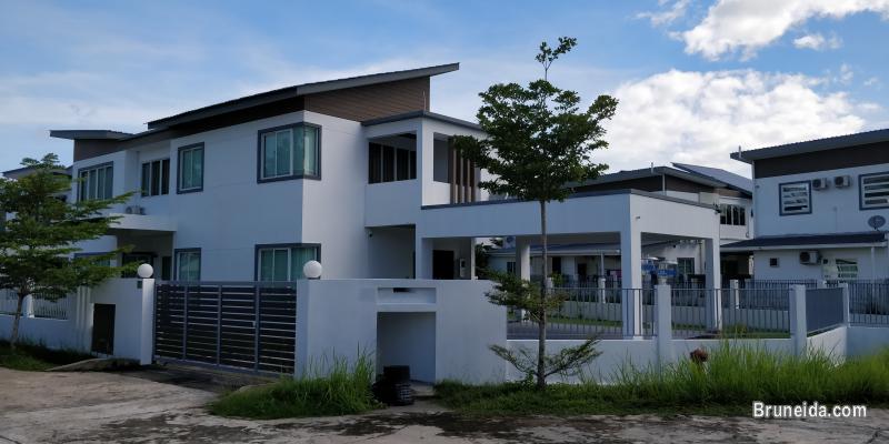 SG AKAR HOUSE FOR RENT - image 1