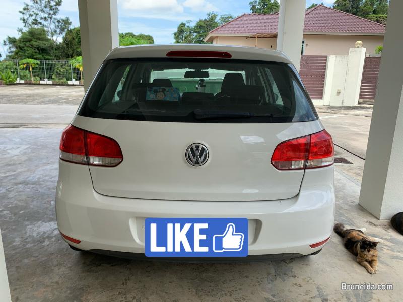 Volkswagen Golf 1. 6 CC (white) - image 2