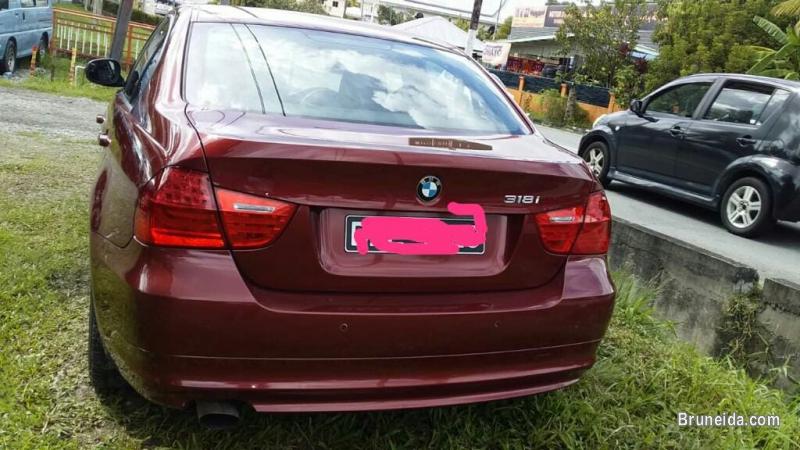 BMW 318i AUTO REG 2011 - image 2