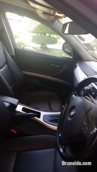BMW 318i AUTO REG 2011 - image 4