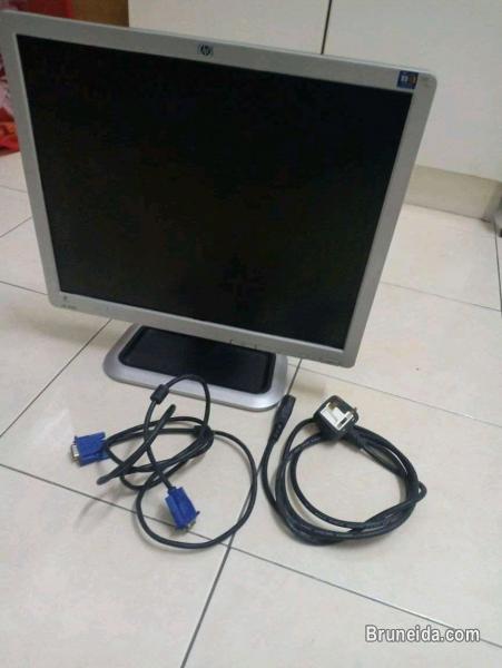 18 inch monitor for sale very good condition - image 2