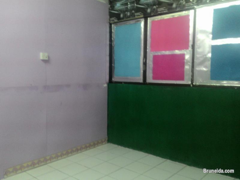 ROOM FOR RENT - image 5