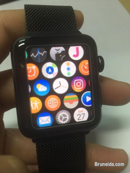 SALE: Apple Watch series 3, 42mm, GPS, Space Grey: ONE MONTH old - image 2