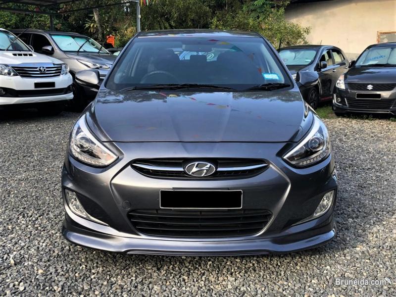 Hyundai Accent - image 3