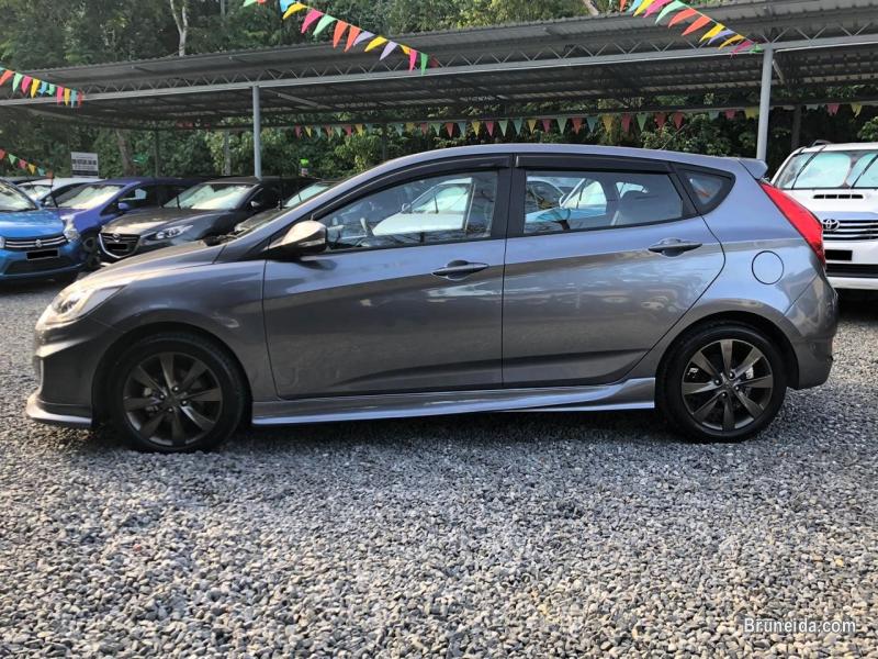 Hyundai Accent - image 5