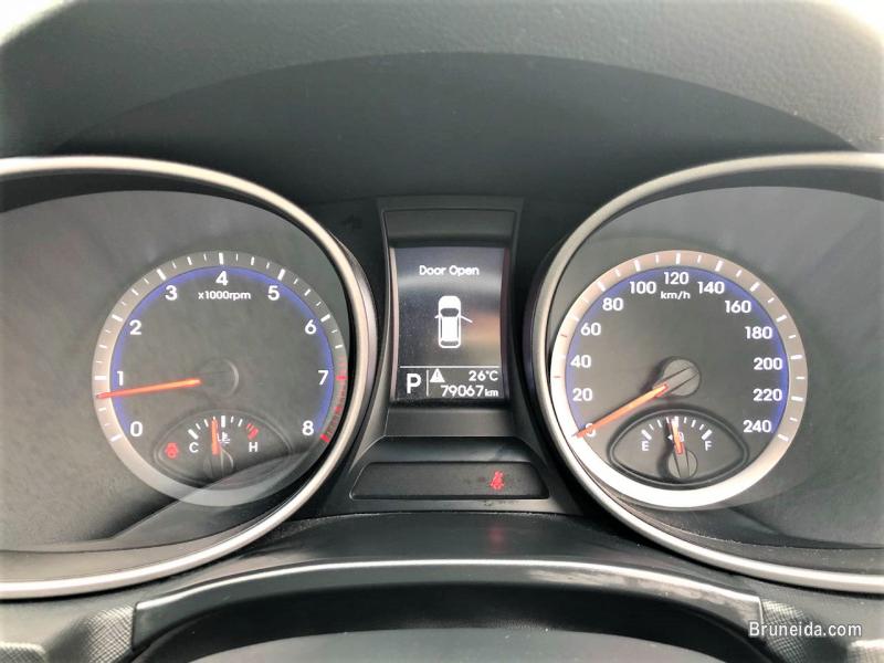 Hyundai Santa Fe - image 8