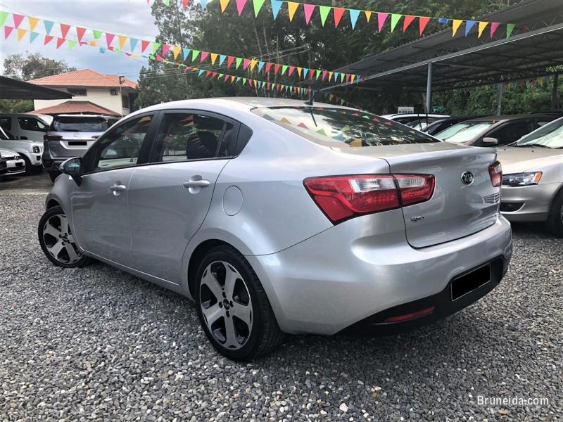 Kia Rio - image 2