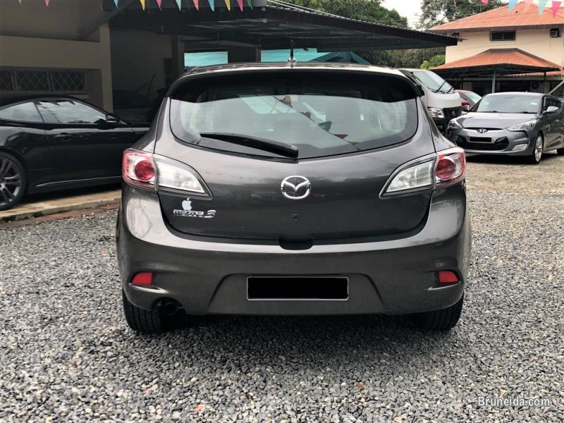 Mazda 3 - image 4