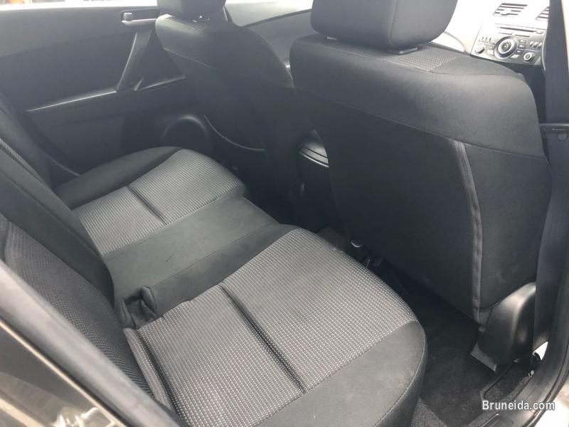 Mazda 3 - image 7