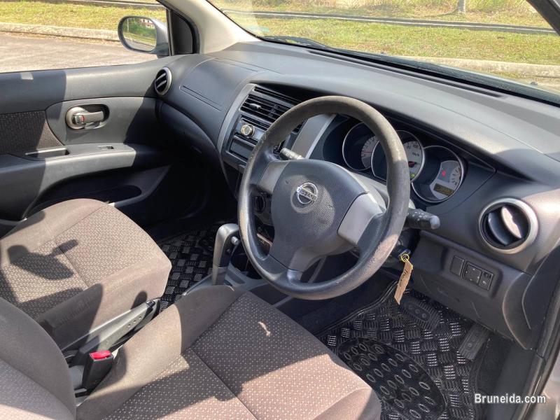 Nissan Grand Livina - image 3