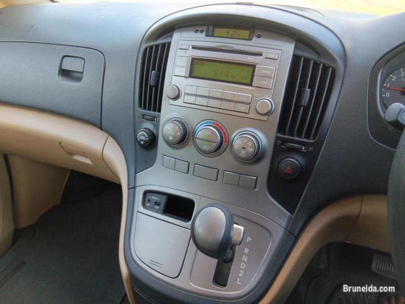 Hyundai H1 9 Seaters - image 4